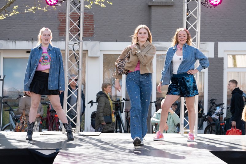 Modeshow 350_.jpg